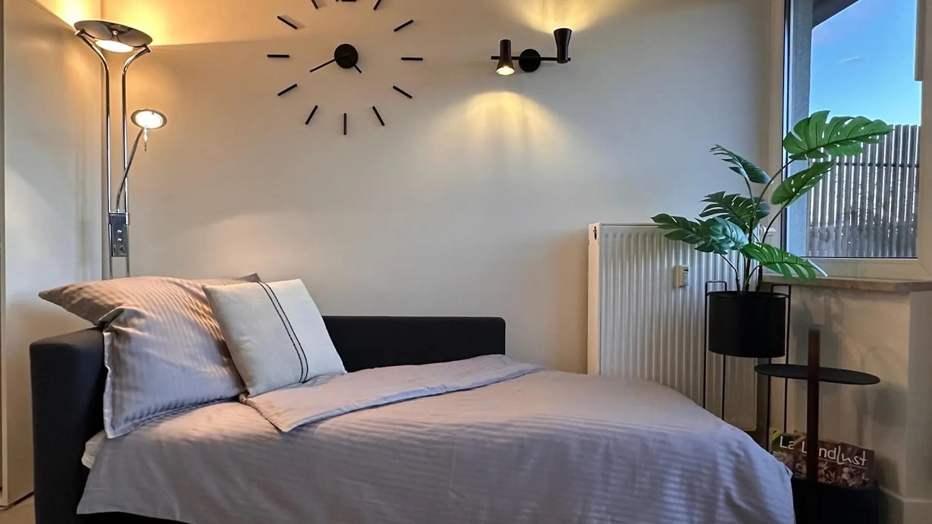 Appartement Urhome 22 City, Airport, Messe, Auto-,Strassenbahn Neurenberg