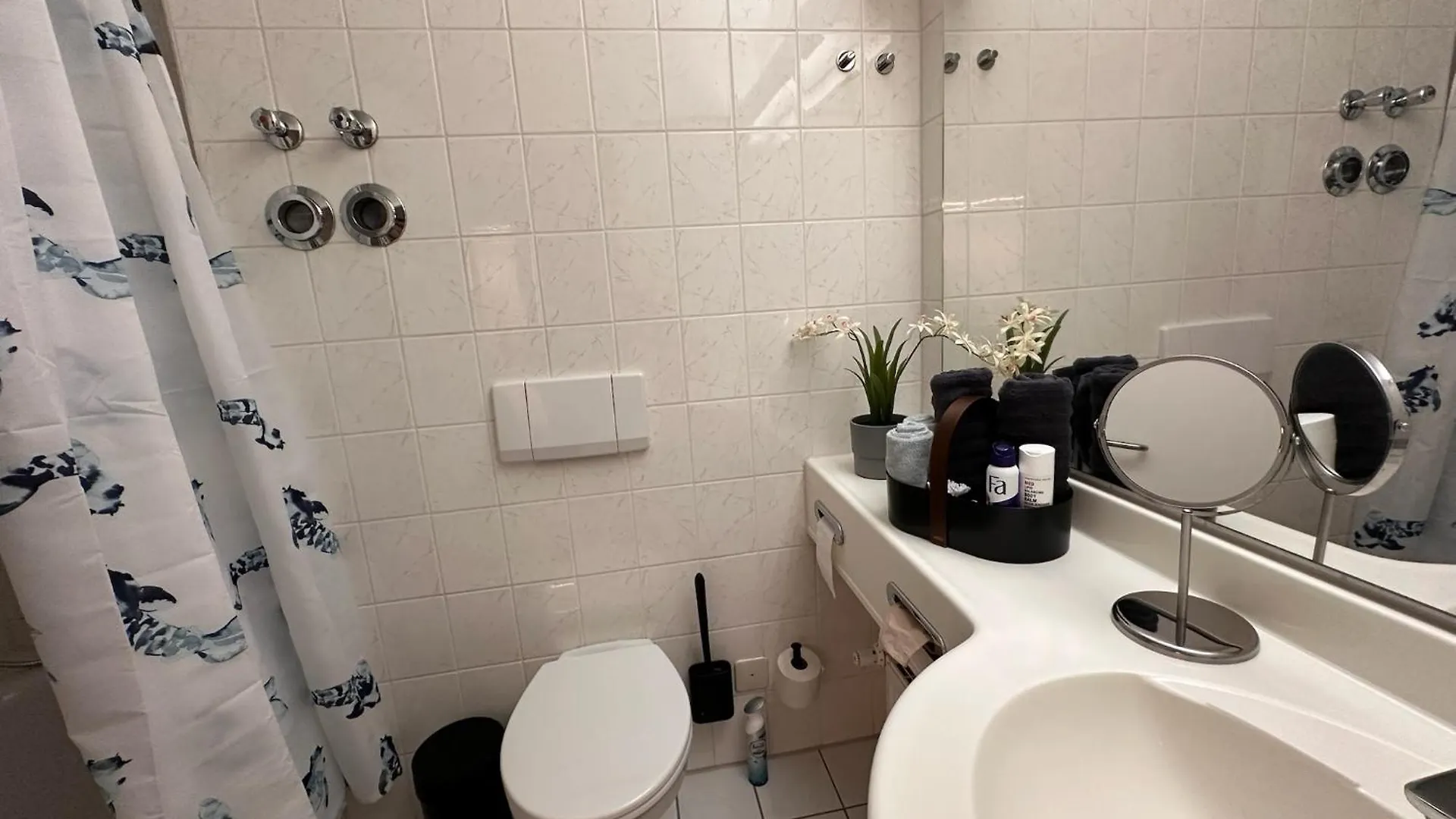 Urhome 22 City, Airport, Messe, Auto-,Strassenbahn Neurenberg Duitsland